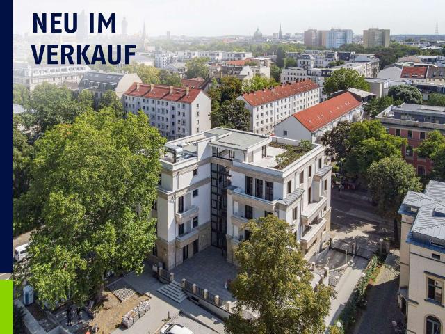 Großes Eckgebäude am Zöllnerplatz