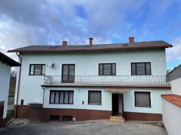 RESERVIERT! GROSSES EINFAMILIEN HAUS MIT AUSBAU MÖGLICHKEIT NEBENGEBÄUDE GROSSER INNENHOF RUHELAGE!