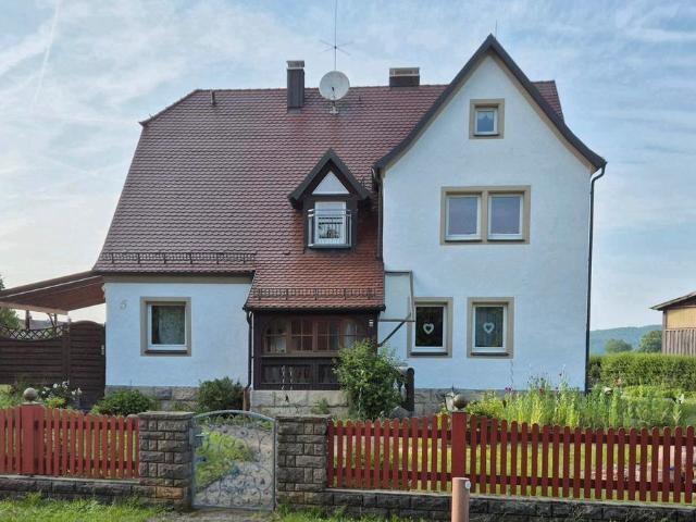 Großes Einfamilienhaus