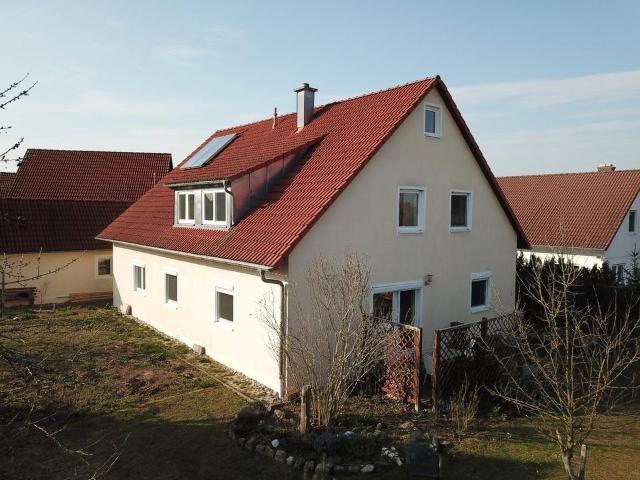 Großes Einfamilienhaus Zweifamilienhaus