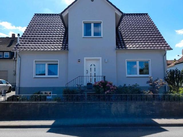 Großes Einfamilienhaus In Top Lage mit Garage Garten Keller
