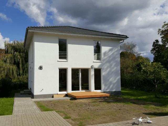 Großes Einfamilienhaus in Berlin mit Garten unmöbliert