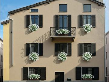 Großes Einfamilienhaus in der Endphase der Renovierung