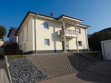Großes Einfamilienhaus in schöner Lage
