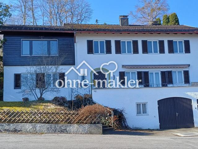 Großes Einfamilienhaus / Mehrgenerationenhaus in traumhafter Lage