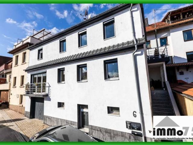 ? großes Einfamilienhaus mit 4 Bädern mit Platz, Charme und vielen Möglichkeiten!