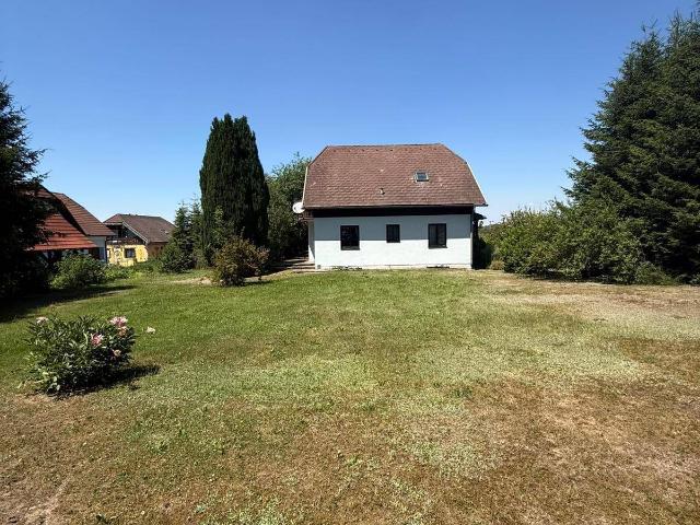 Großes Einfamilienhaus mit Charme