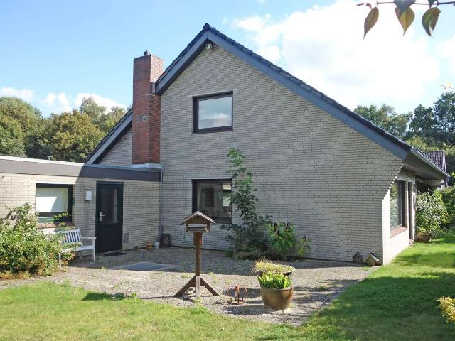 Großes Einfamilienhaus mit Garage in bevorzugter Wohnlage Nähe Schleuse in Brunsbüttel