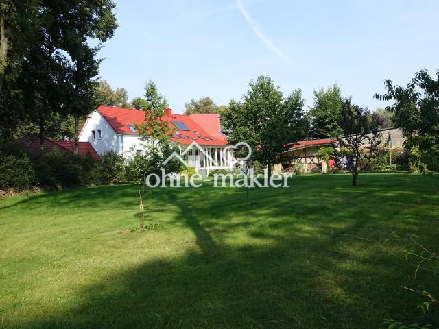 Großes Einfamilienhaus mit großem Garten