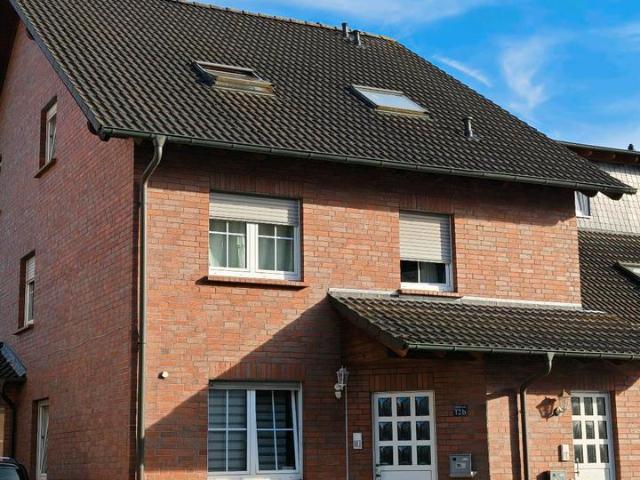 Großes Einfamilienhaus mit Einliegerwohnung