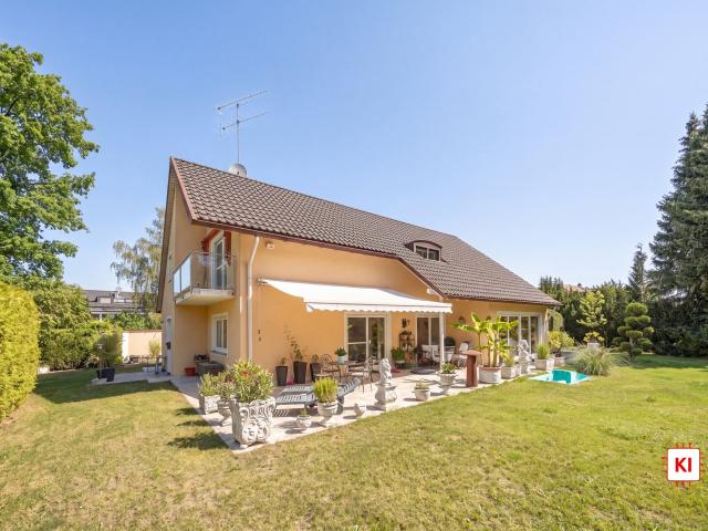 Großes Einfamilienhaus mit Einliegerwohnung