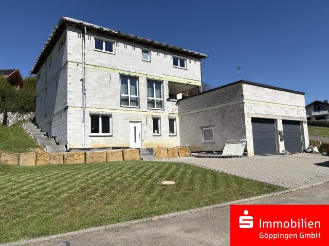 Großes Einfamilienhaus mit Einliegerwohnung in sehr schöner Lage!