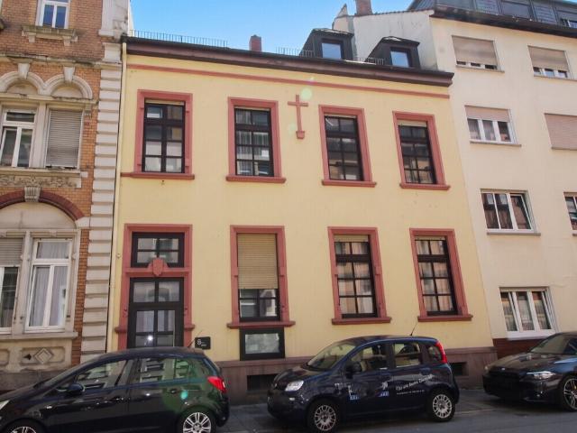 Großes Einfamilienhaus 10 Zimmer mit Flair inmitten von Ludwigshafen Hemshof