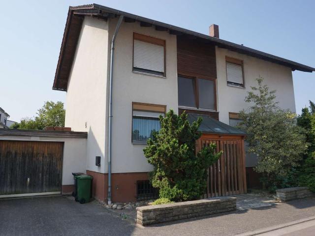 Großes Einfamilienhaus mit Keller und Garten Ruhige Lage in Bellheim