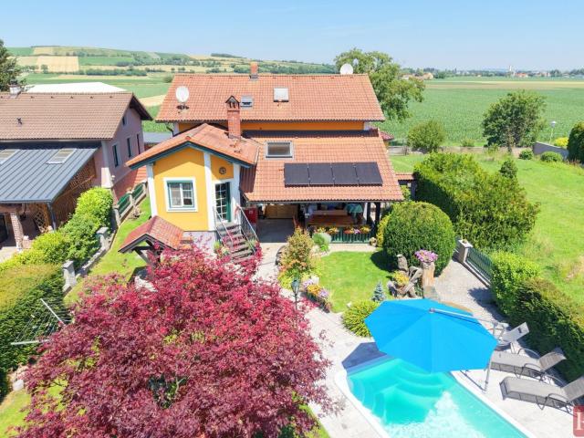 Großes Einfamilienhaus mit Herrlicher Terrasse und Vielen Extras