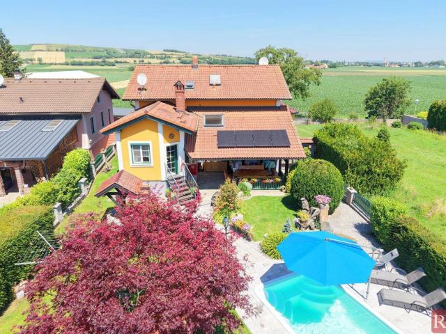 Großes Einfamilienhaus mit herrlicher Terrasse und vielen Extras