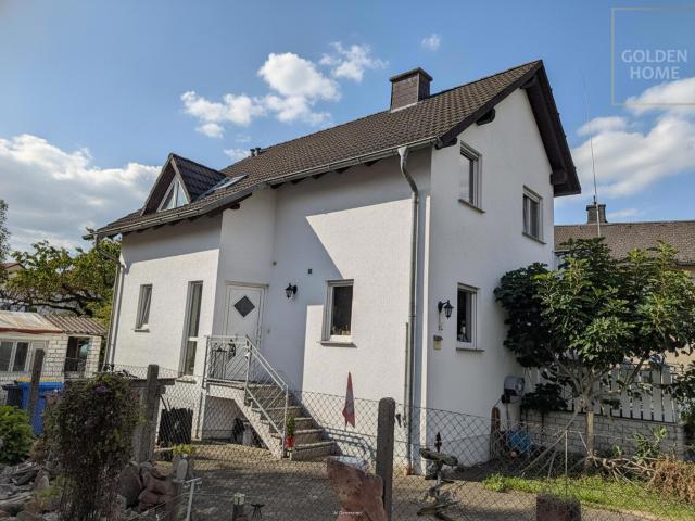 Großes Einfamilienwohnhaus mit Einliegerwohnung
