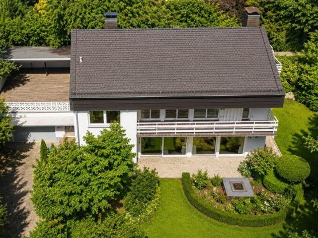 Großes Familienhaus am Sonnenhang mit Doppelgarage