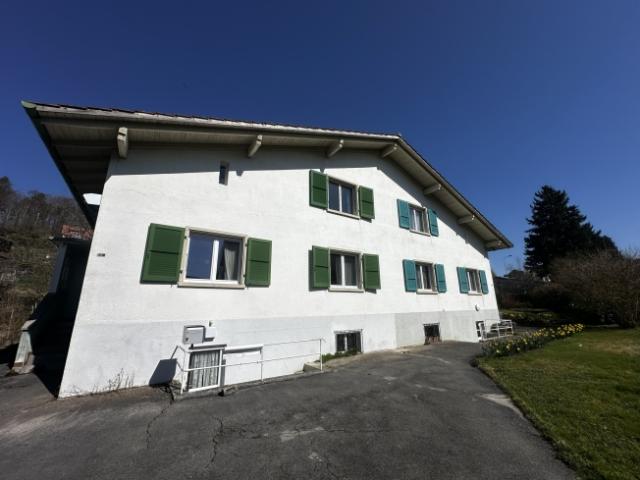 Großes Familienhaus in einer ruhigen Gegend in Fontenais