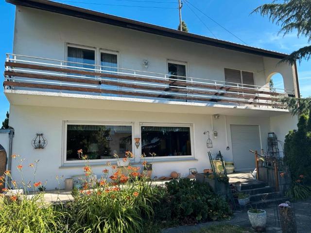 Grosses freistehendes Einfamilienhaus Ortsrandlage Mössingen