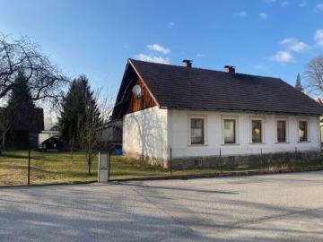 Großes Grundstück mit altem Einfamilienhaus