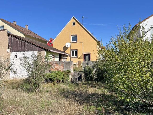 Großes Grundstück mit Wohnhaus im Ortskern von Linkenheim * Nähe ÖPNV