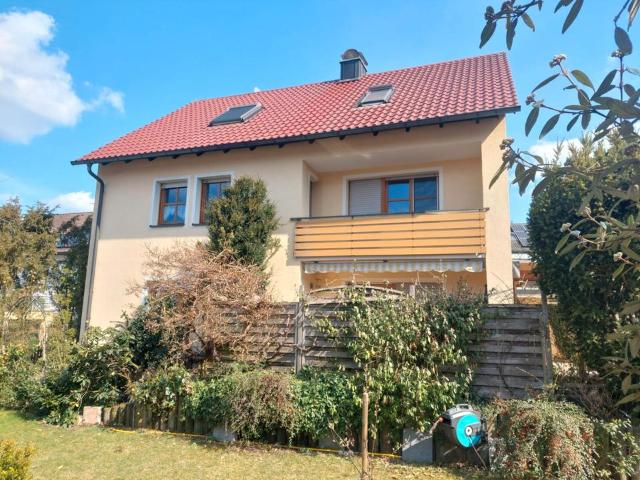 Großes Haus in ROTH mit Doppelgarage und großem Garten  PRIVAT