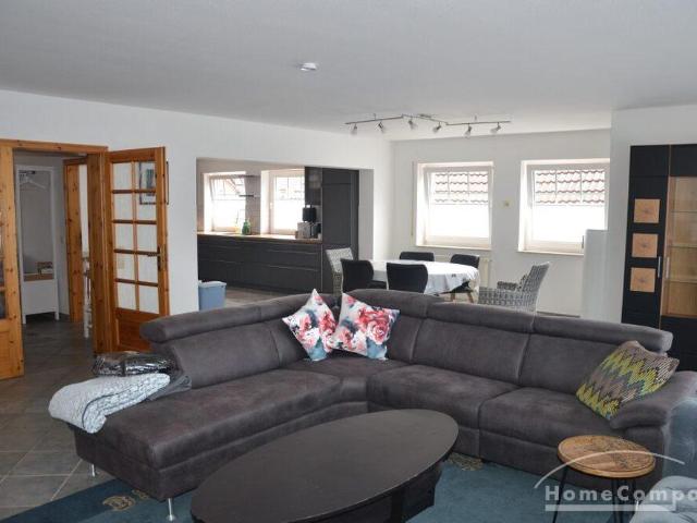 Großes Haus, möbliert, 6 Zimmer, Terrasse /Garten, Balkon, geeignet für bis zu 6 bis 8 Personen