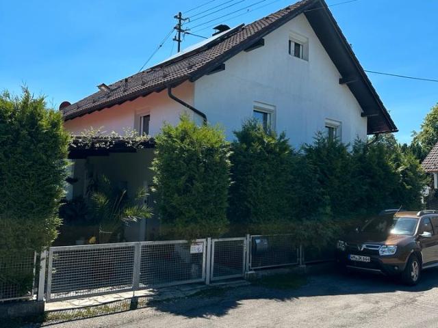 Großes Haus zu verkaufen