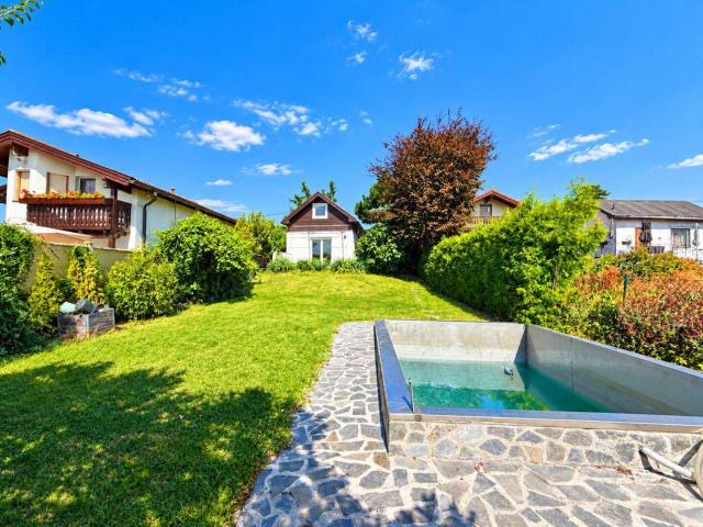 GROSSES KLEINGARTENGRUNDSTÜCK im Grünen I saniertes Sommerhäuschen mit Fernblick & Edelstahl Pool I schöner Weitblick I direkt bei der U Bahn I gepflegter Garten