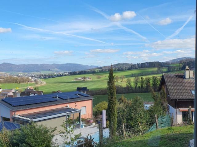 GROSSES POTENZIAL UND FRIEDLICHE LEBENSUMGEBUNG IN COURFAIVRE!
