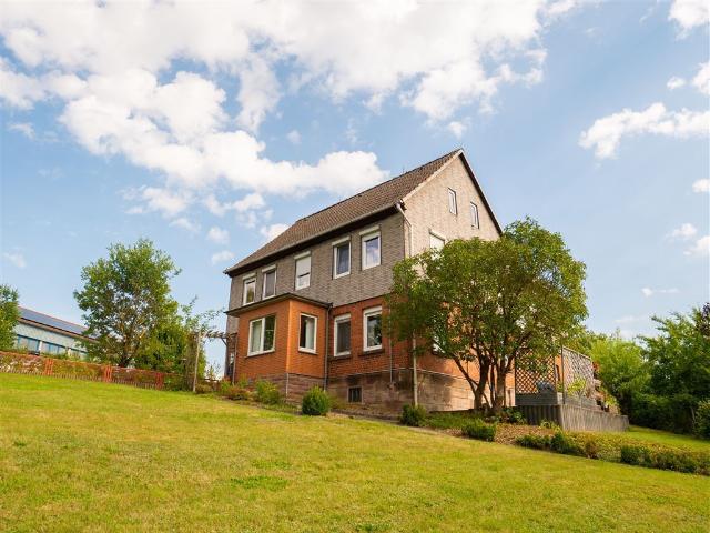Großes Potenzial – Freistehendes Haus mit Doppelgarage und Top Preis in Halle