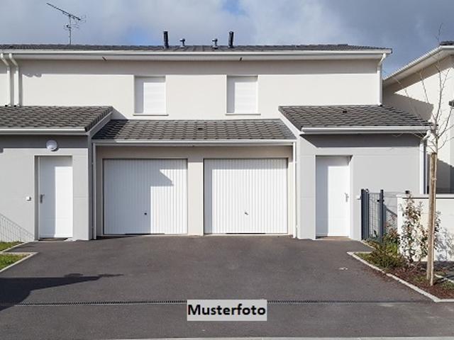 Großes Reihenmittelhaus mit Garten und Garage