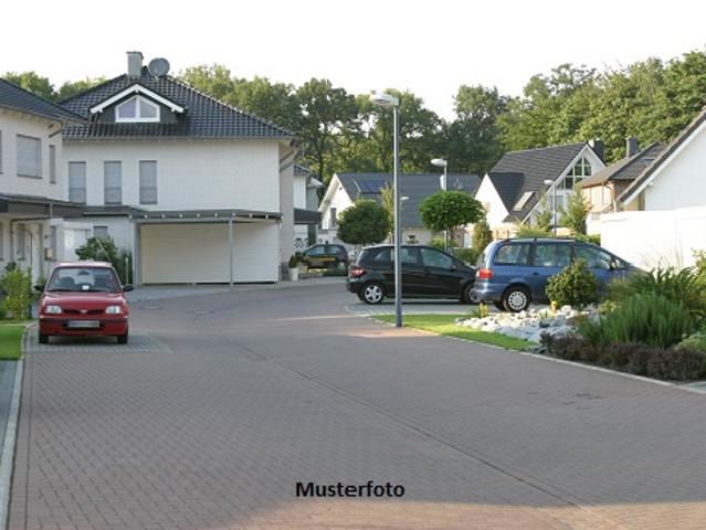 Großes Reihenmittelhaus mit Garten und Garage