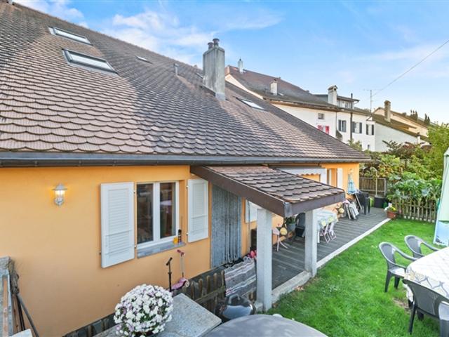 Grosses renoviertes Haus mit zwei Wohnungen Seltene Gelegenheit in Bavois