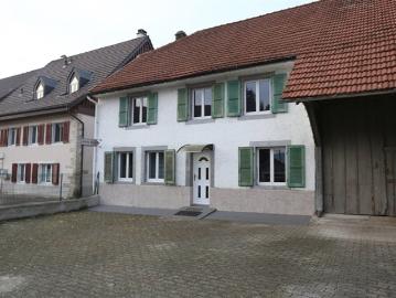 Großes renoviertes 8 Zimmer Gebäude zum Verkauf in der Alle