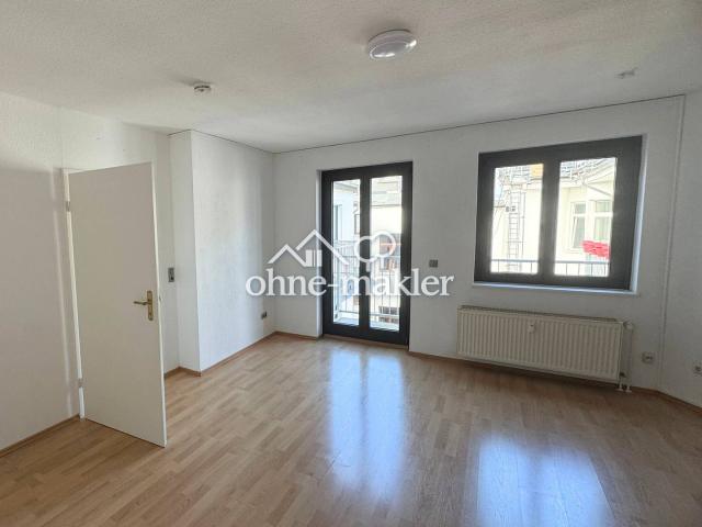 Großes Single Apartment mit EBK & BALKON in ruhiger Hinterhoflage
