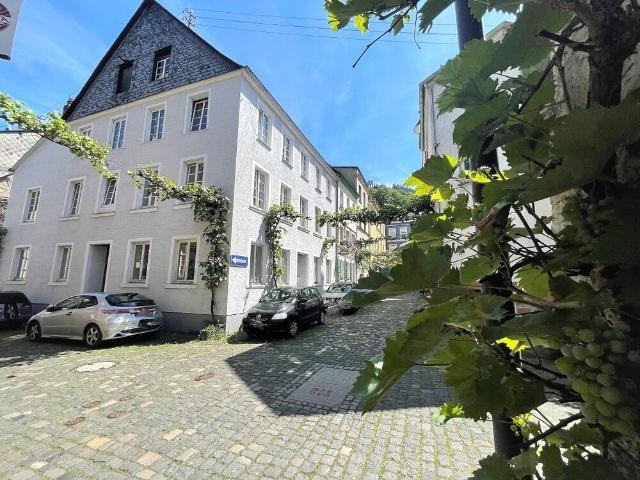 großes und helles Stadthaus Herrenhaus an der schönen Mosel vier WohnungenApp