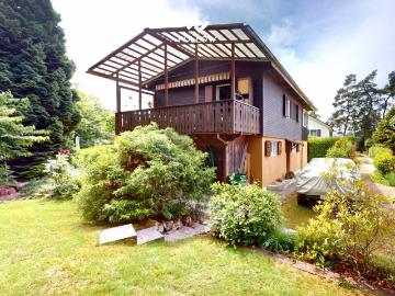 Grosses und idyllischen Wohnhaus mit zwei Wohnungen und Garten an wunderbarer Lage in Portalban