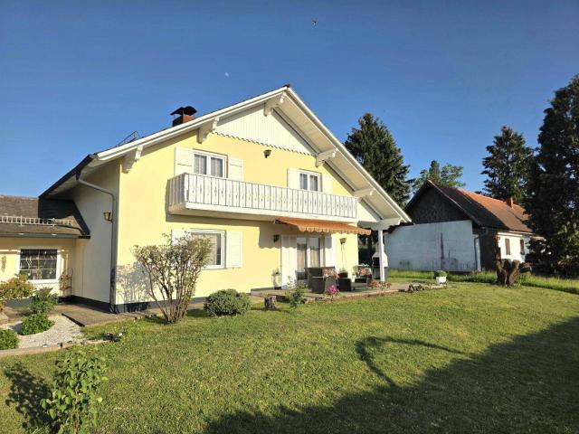 Großes und sonniges Haus mit schönem Garten!