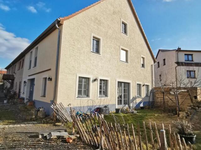 großes vermietetes Landhaus zum Verkauf