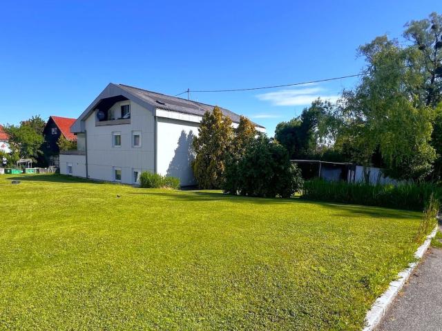 Grosses Wohn / Geschäftshaus mit Angebauter Halle