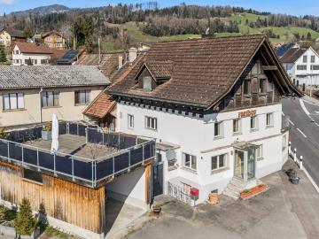 Grosses Wohnhaus mit Einliegerwohnung für vielseitige Nutzung