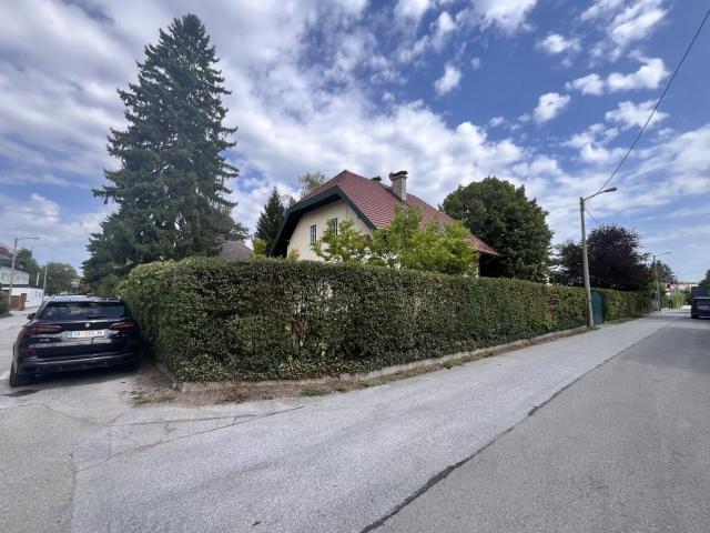 Großes Wohnhaus, 6 Zimmer, Garten, 2 Bäder, Garage, Uvm. Für 2 Jahre