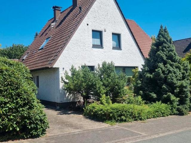 Großes Zweifamilienhaus, Garten und Garage Stadtrand Blomberg