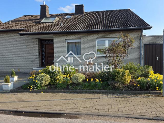 Großes Zweifamilienhaus in zentraler Lage von Bedburg