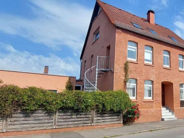 Großes 1 2 Familienhaus in Emmerthal Zentrum und zusätzlichen 200 m² Lagermöglichkeiten