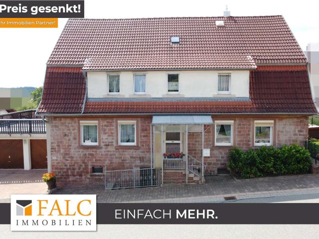 Großes 1 2 Familienhaus mit Doppelgarage in Balsbach