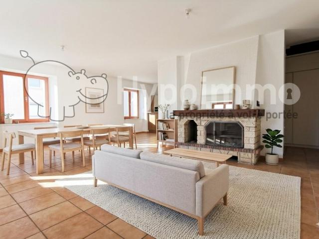 Grosses 4.5 Zimmer Apartment mit Kamin