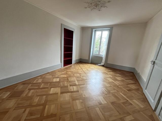 Grosses 4 Zimmer Apartment mit Balkon und Garten in Yverdon les Bains
